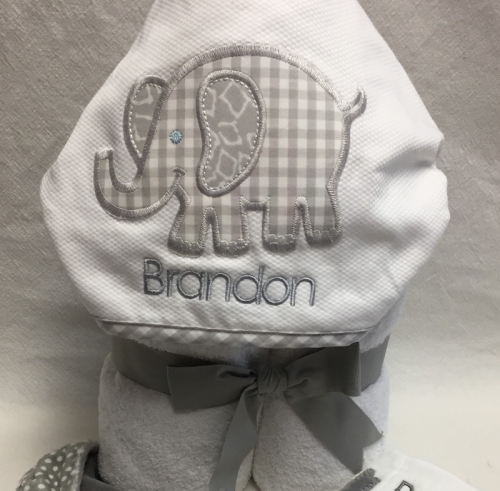 3 Marthas elephant hooded towel - Image 2