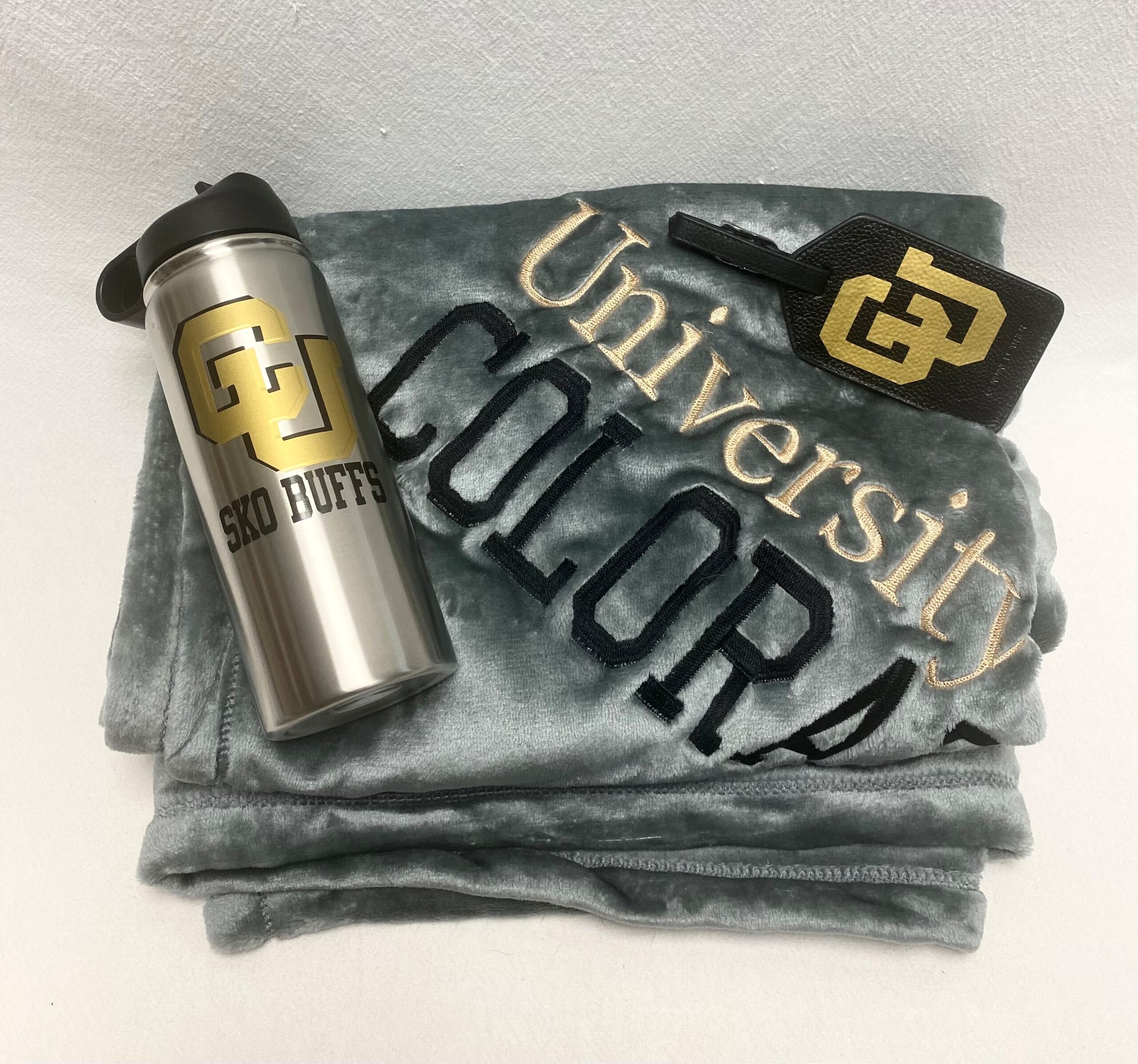 Gift set - fleece blanket, tumbler and bag tag set - available for any school - Image 5
