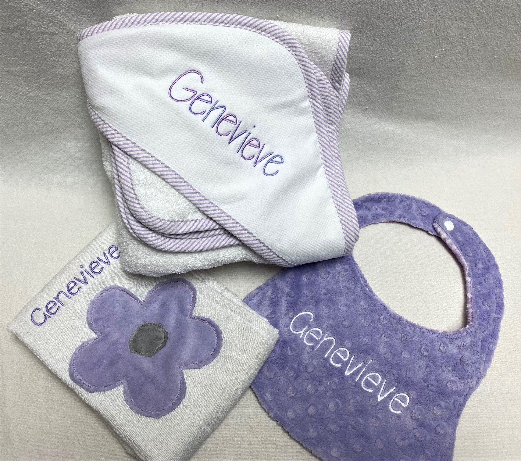 Baby gift set - towel and bib/burp - assorted colors - Image 2