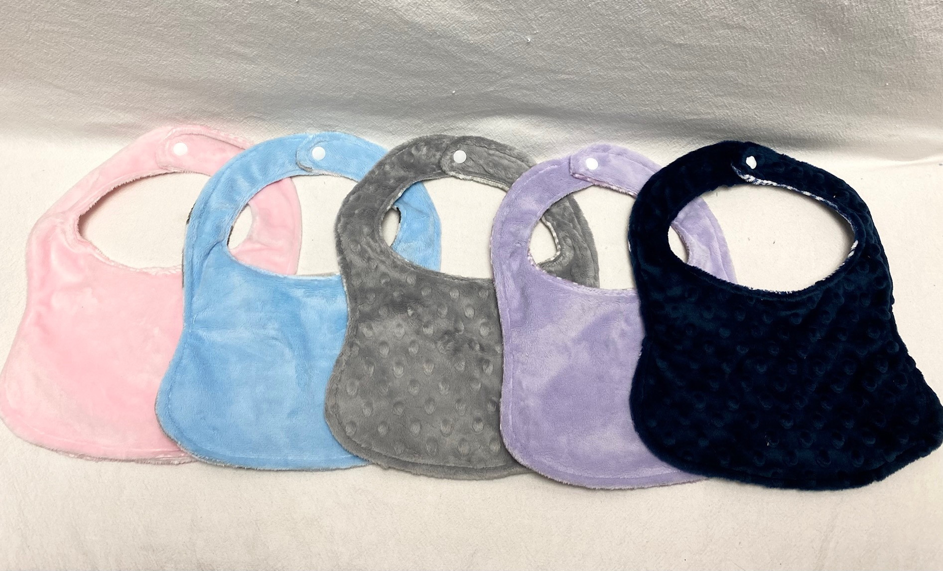 Bib and burp cloth set - embroidered name - Image 2
