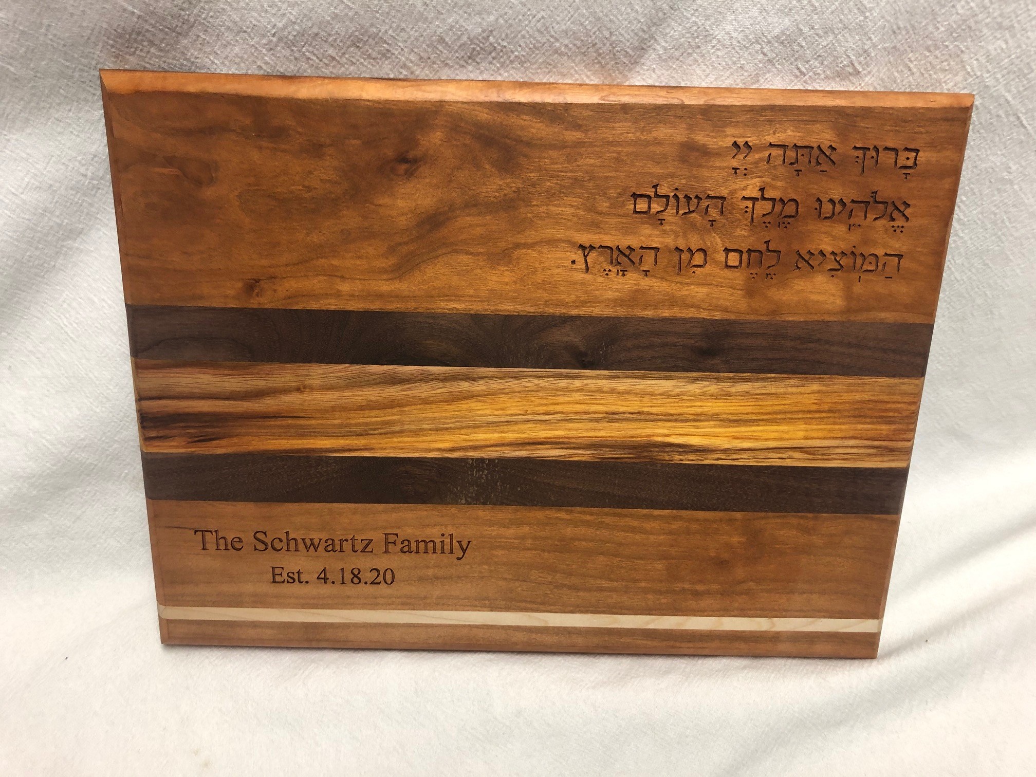 Engraved wood challah board - Image 3