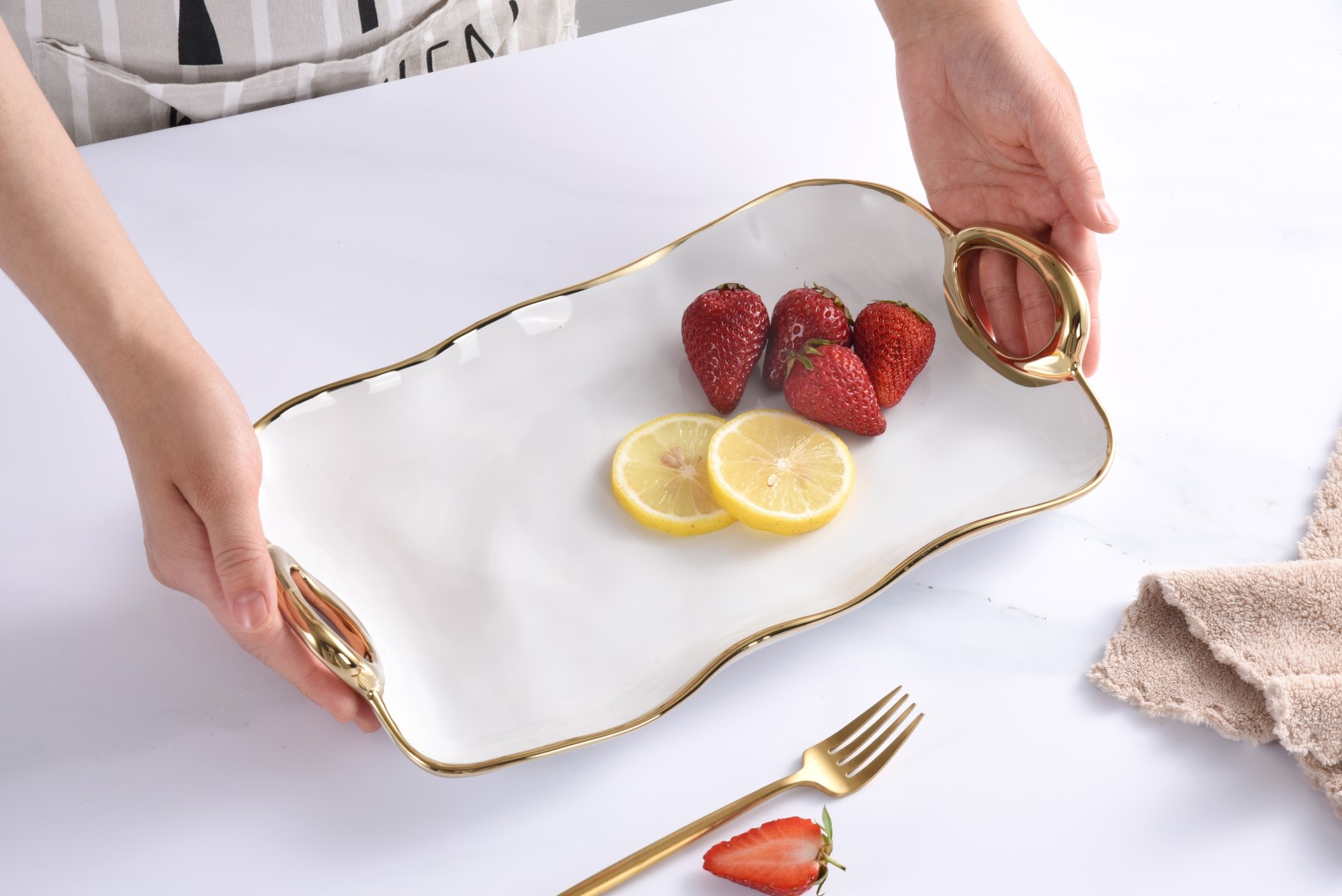 Porcelain platter - gold - 2 left! - Image 2