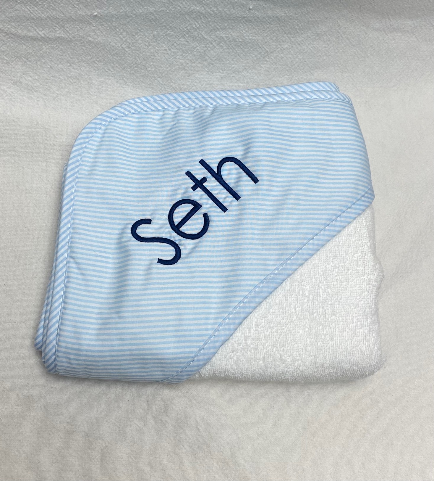 Hooded bath towel - blue seersucker