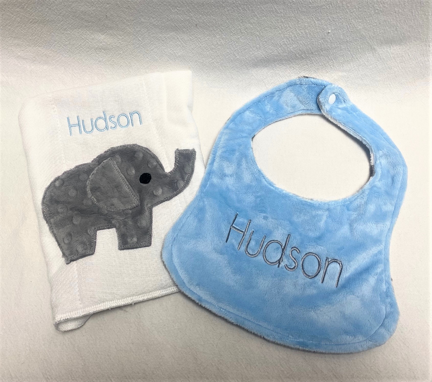 Applique bib and burp cloth set - elephant - Image 3