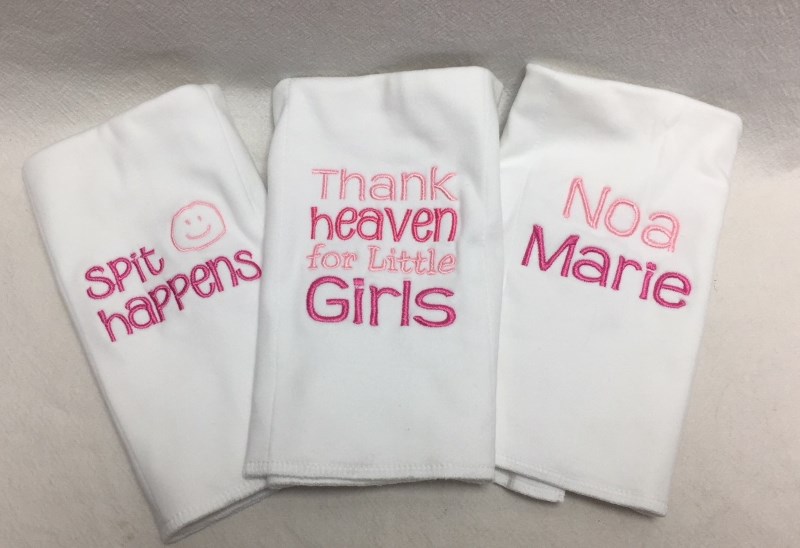 Burp cloth and deluxe hooded bath towel set - baby girl - Image 3
